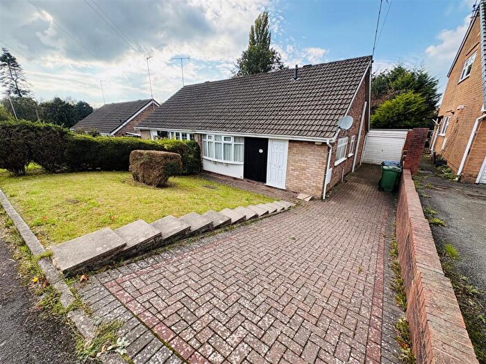 2 Bedroom Semi-Detached Bungalow To Rent In Honeybourne Road, Halesowen, B63