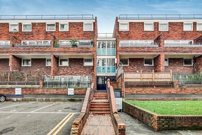 3 Bedroom Maisonette To Rent In London, E3