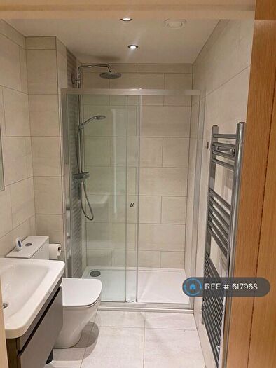 1 Bedroom Flat To Rent In Cross Street, Reading, RG1