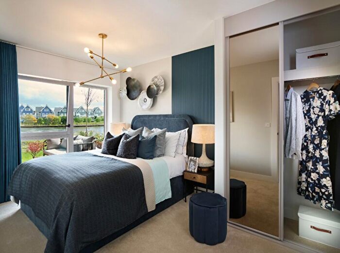 2 Bedroom Apartment For Sale In Green Park Village & Bankside Gardens, Flagstaff Road, Reading, RG2