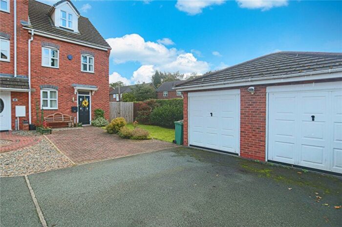 3 Bedroom End Of Terrace House For Sale In Cromwell Avenue, Stockport, Greater Manchester, SK5