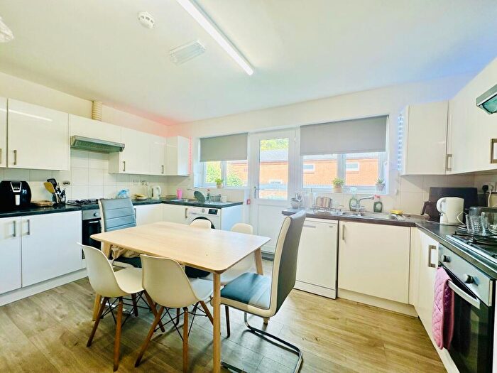 8 Bedroom Detached House To Rent In Harlaxton Drive, Lenton, NG7