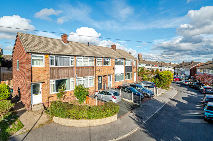 3 Bedroom End Of Terrace House For Sale In Somerdale Walk, Leeds, West Yorkshire, LS13