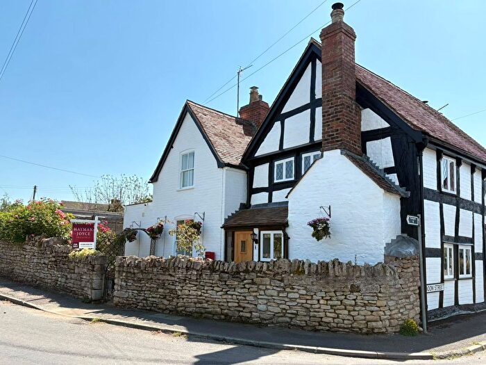 3 Bedroom Semi-Detached House For Sale In Drakes Bridge Road, Eckington, Worcestershire, WR10