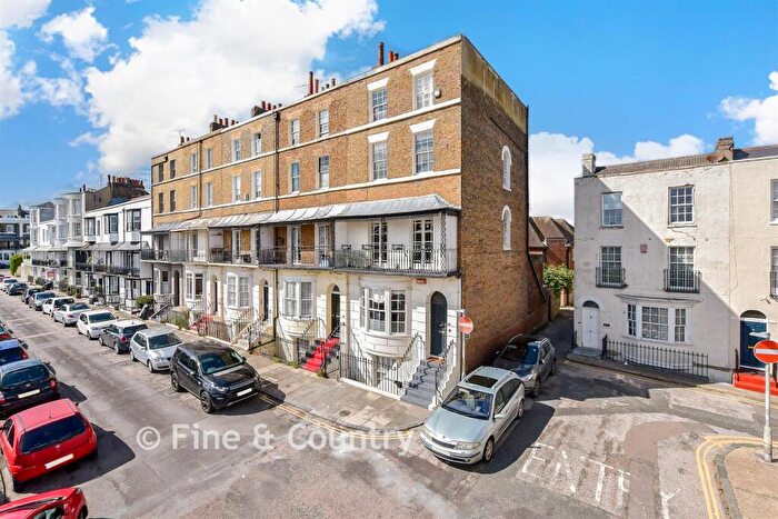 6 Bedroom End Of Terrace House For Sale In Spencer Square, Ramsgate, Kent, CT11