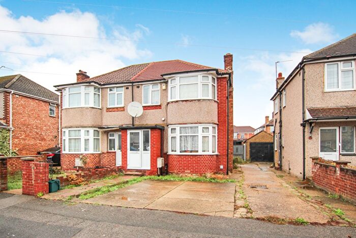 3 Bedroom Semi-Detached House For Sale In Laburnum Road, Hayes, UB3
