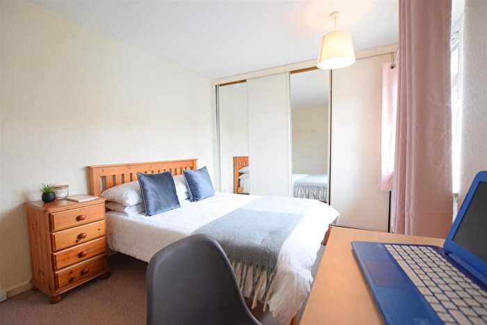 4 Bedroom End Of Terrace House To Rent In / - Bassingham Crescent - Student House, LN2
