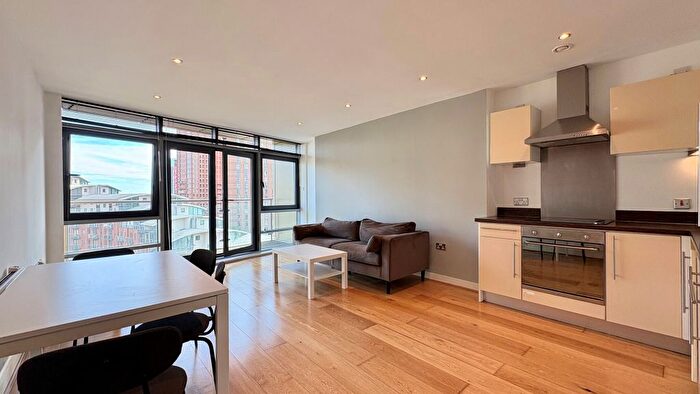 2 Bedroom Flat To Rent In Gotts Road, Leeds, LS12