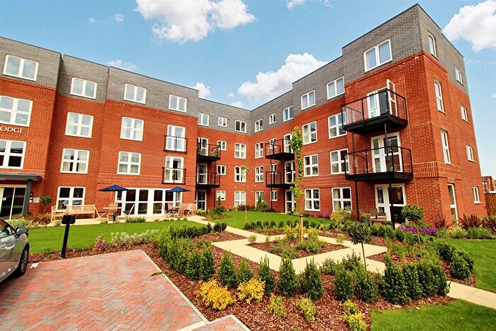 2 Bedroom Flat For Sale In Wilmot Lane, Beeston, NG9