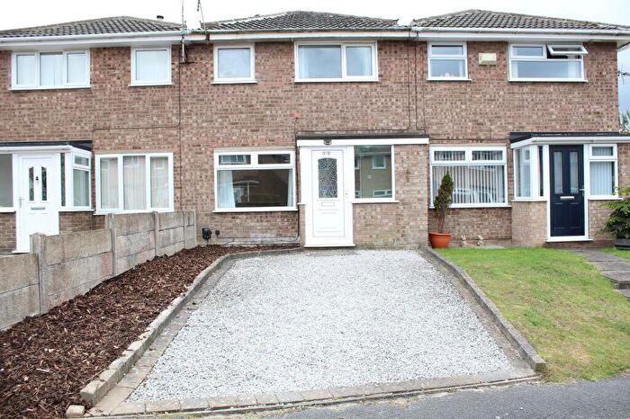 3 Bedroom Town House For Sale In Manor Close, Newton, Derbyshire., DE55