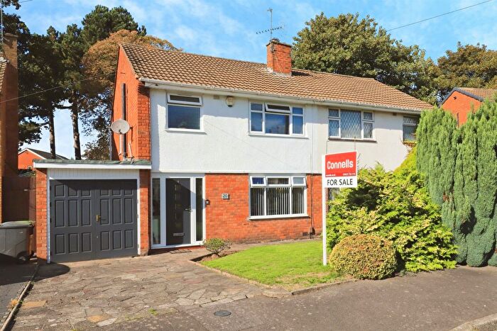 3 Bedroom Semi-Detached House For Sale In Cricket Meadow, Fordhouses, Wolverhampton, WV10