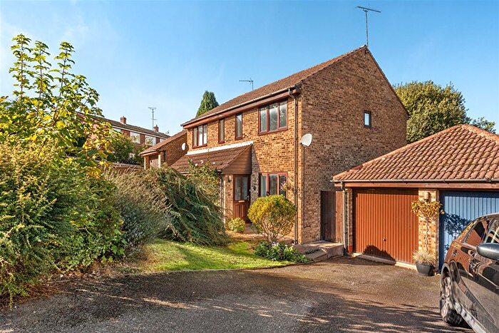 2 Bedroom Semi-Detached House For Sale In Green Lane, Banbury, OX16