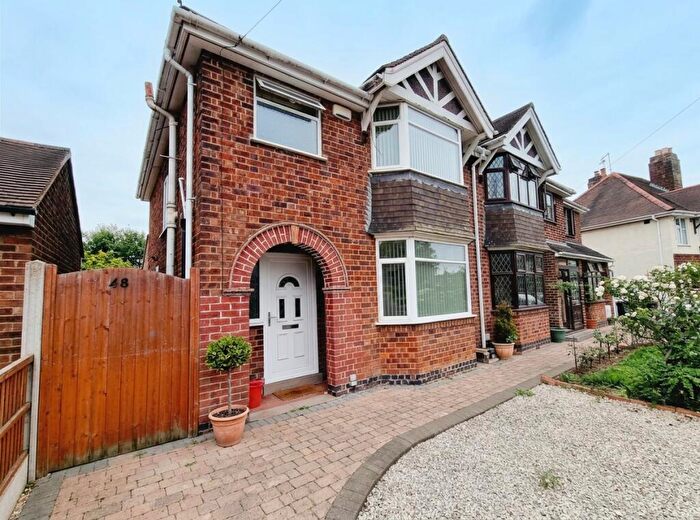 5 Bedroom Semi-Detached House To Rent In Alexandra Road, CV31