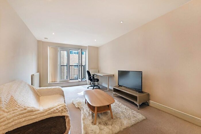 1 Bedroom Apartment For Sale In Goswell Road, ., EC1V