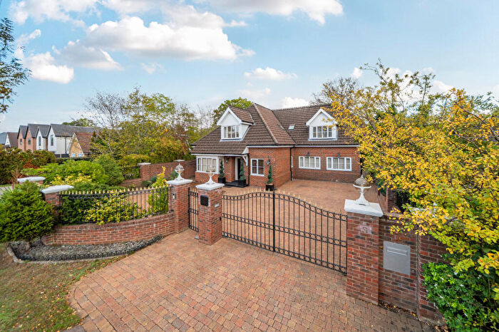 4 Bedroom Detached House For Sale In Bucknalls Drive, St. Albans, AL2