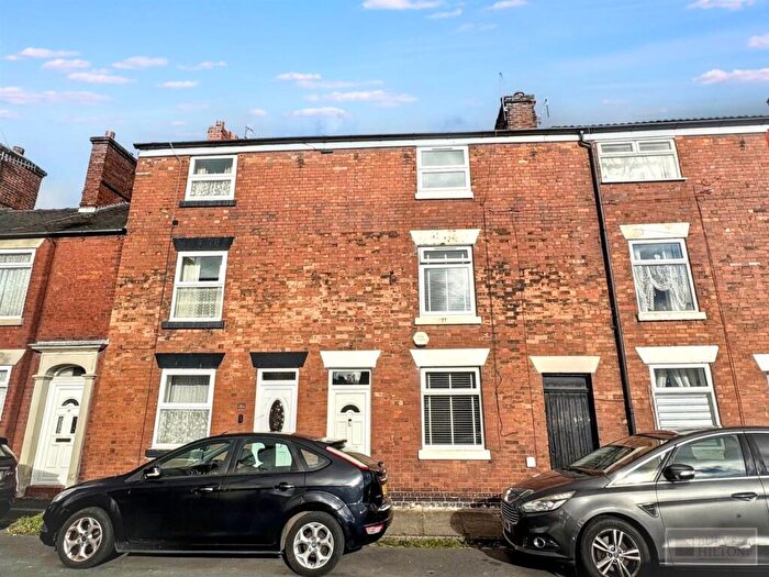 4 Bedroom Terraced House For Sale In Wellington Street, Leek, ST13