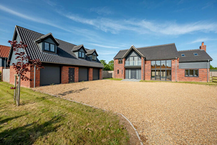 5 Bedroom Detached House For Sale In Hampton Close, Beeston, PE32