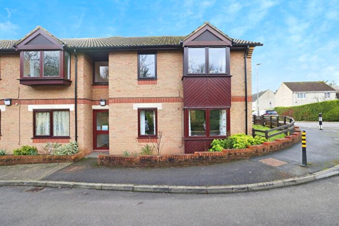 2 Bedroom Flat For Sale In Charter Road, Chippenham, SN15