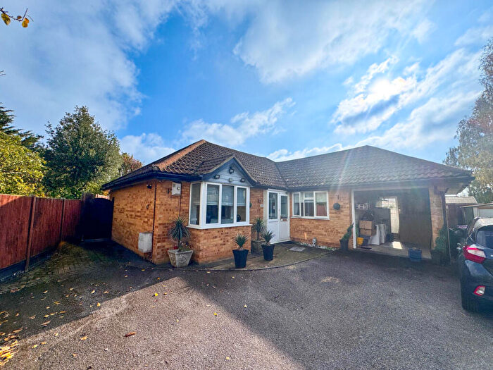 3 Bedroom Detached Bungalow For Sale In Hillborough Road, Westcliff-On-Sea, SS0