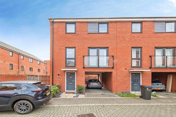 3 Bedroom Town House For Sale In Washington Close, Ipswich, IP2