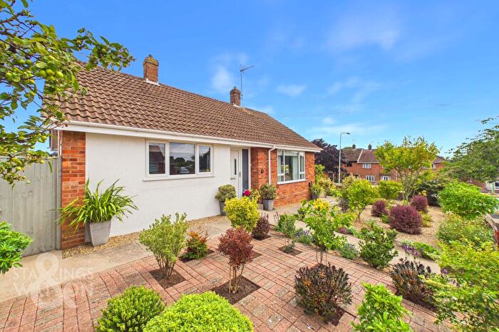 2 Bedroom Detached Bungalow For Sale In Oulton Road, Lowestoft, NR32