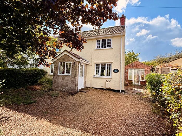 3 Bedroom Semi-Detached House For Sale In Innicks Close, Ubley, BS40