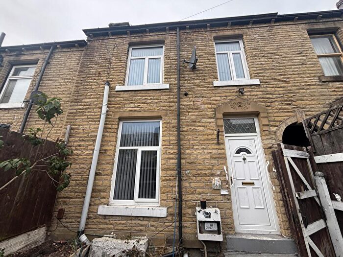 2 Bedroom House To Rent In Corby Street, Huddersfield, HD2
