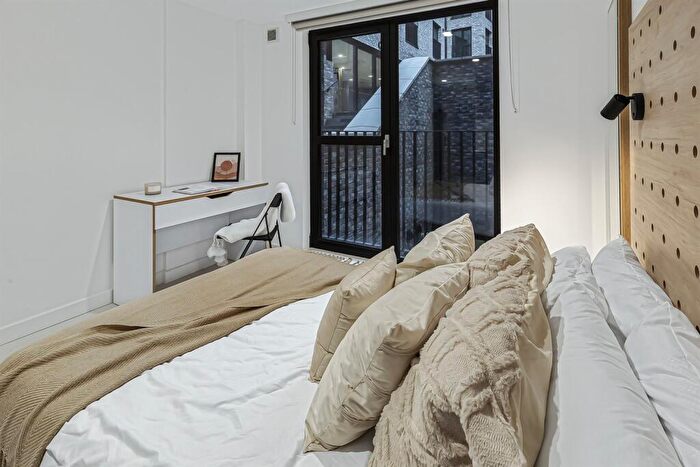 Apartment To Rent In Node Limehouse, E14