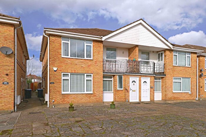 2 Bedroom Maisonette To Rent In B Bramley Road, London, N14