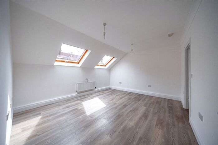 2 Bedroom Flat To Rent In Hedley Street, Maidstone, ME14