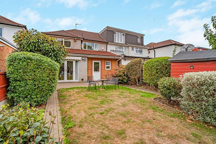 4 Bedroom Terraced House For Sale In Cranbrook Road, Ilford, IG2