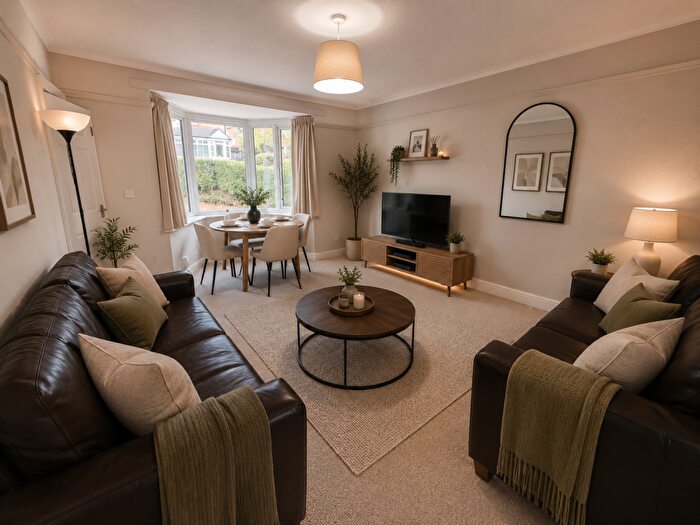 4 Bedroom House To Rent In Poole Crescent, Harborne, West Midlands, B17