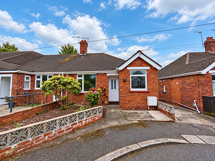 2 Bedroom Semi-Detached Bungalow For Sale In Summer Close, Exeter, EX4