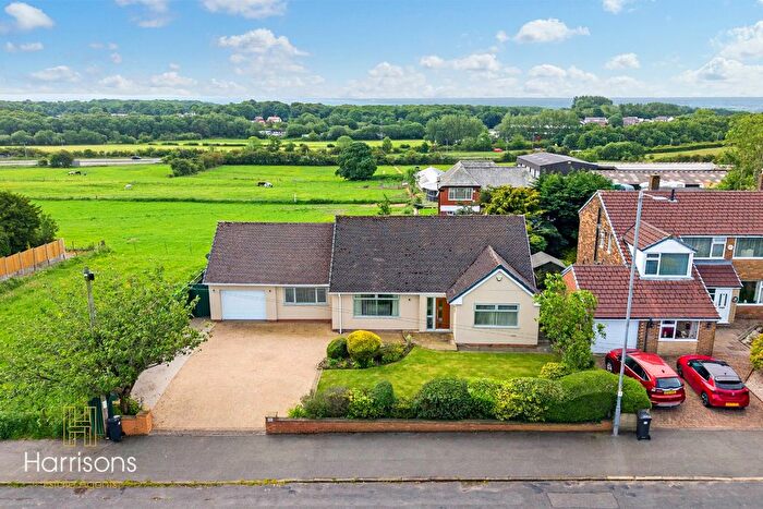 2 Bedroom Detached Bungalow For Sale In Bolton Road, Westhoughton, Bolton, Lancashire, BL5