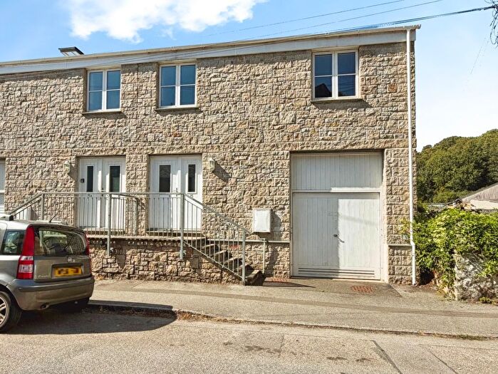 3 Bedroom Semi-Detached House For Sale In St. Johns Road, Helston, TR13