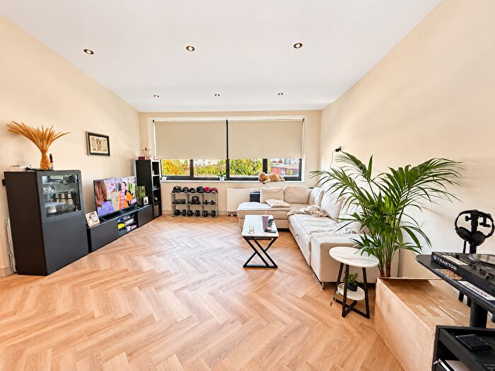 1 Bedroom Flat To Rent In Spitfire House, Davigdor Road, Hove, BN3