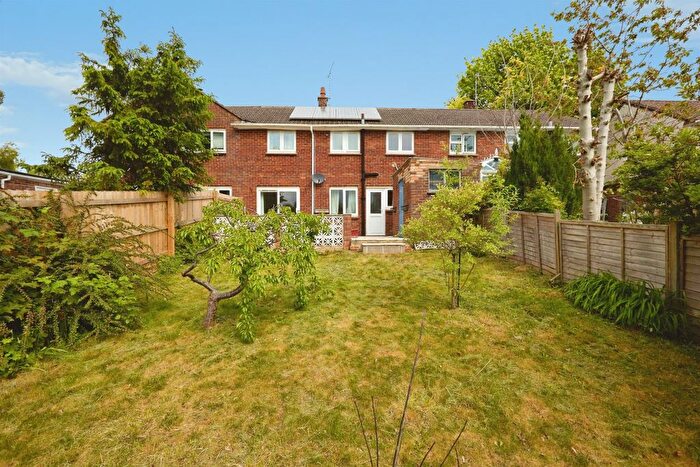 3 Bedroom Terraced House For Sale In Bishopdown Road, Bishopdown, Salisbury, SP1