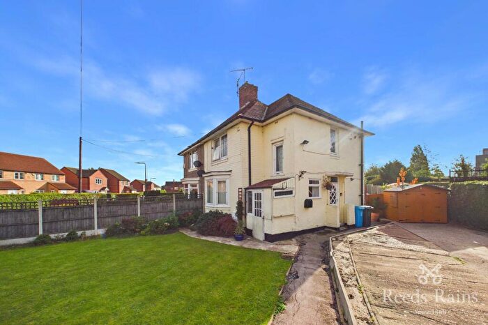 3 Bedroom Semi-Detached House For Sale In Remington Avenue, Sheffield, S5