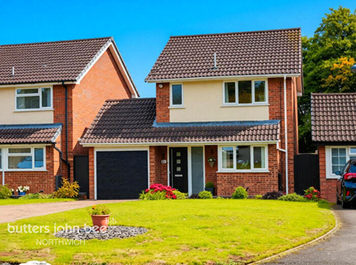 3 Bedroom Detached House For Sale In Riverside Park, Northwich, CW8