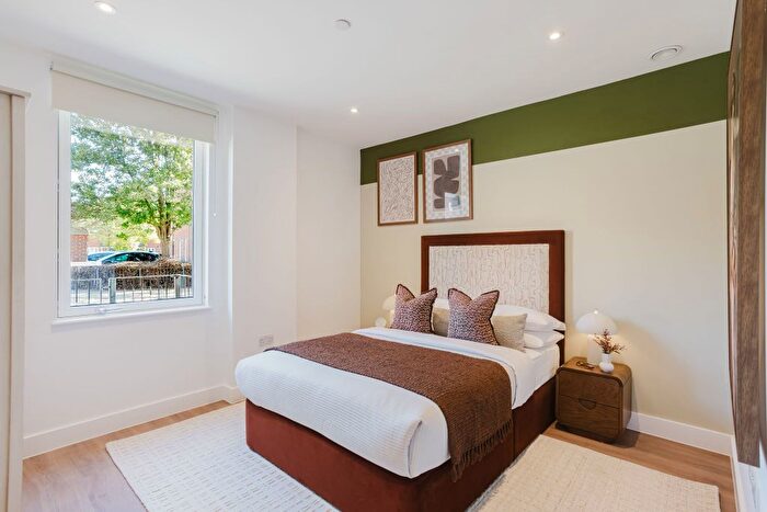 2 Bedroom Flat For Sale In Priory Court, Walthamstow, E17