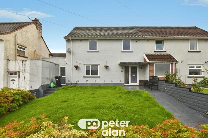 3 Bedroom Semi-Detached House For Sale In Maen Dy, Merthyr Tydfil, CF48