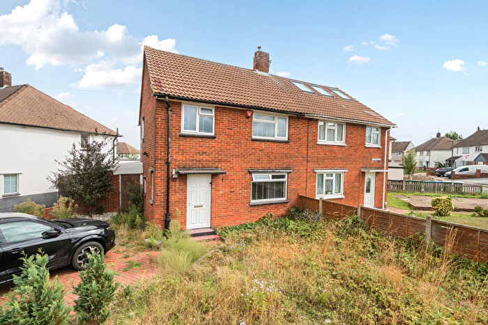 3 Bedroom Semi-Detached House For Sale In Chaucer Road, Welling, DA16