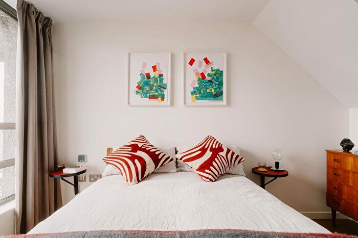 3 Bedroom Flat To Rent In Balfron Tower, St Leonards Road, London, E14