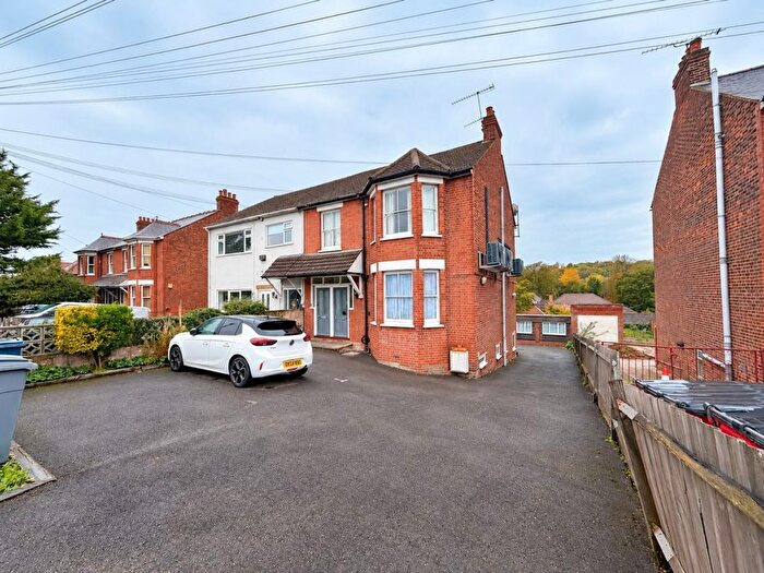 1 Bedroom Flat To Rent In West Wycombe Road, High Wycombe, HP12