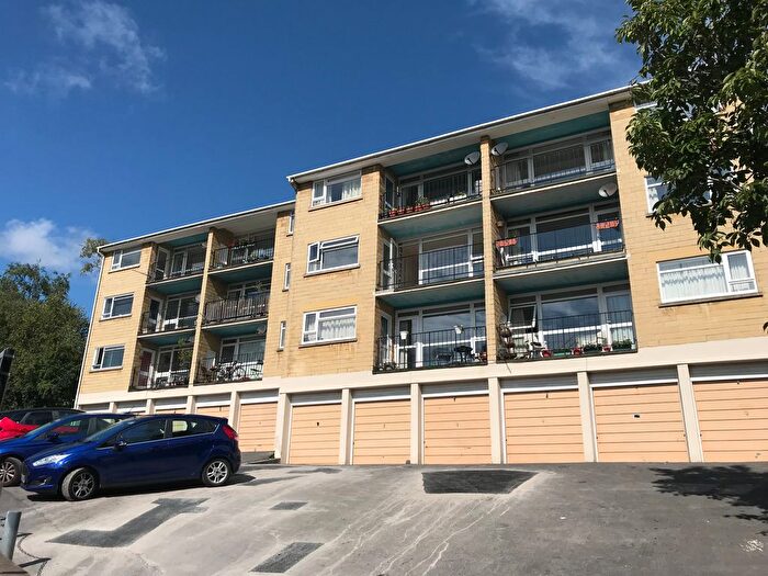 2 Bedroom Flat To Rent In Pera Road, Bath, BA1