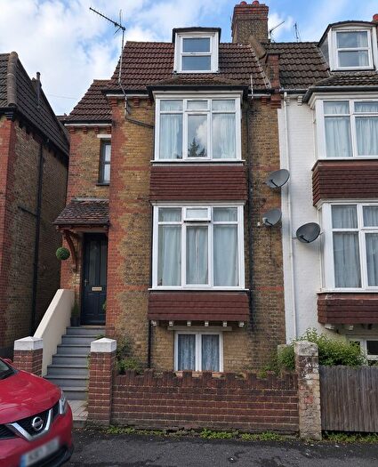 1 Bedroom Flat To Rent In The Close, Rochester, ME1
