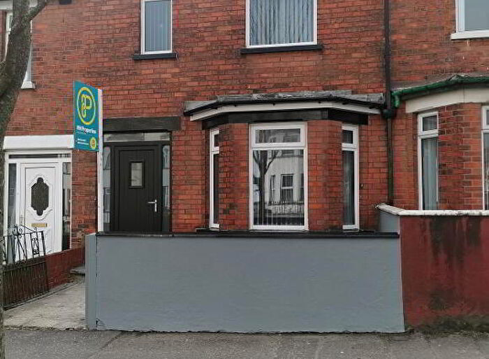 3 Bedroom Mid Terraced House To Rent In Crumlin Road, Belfast, BT14