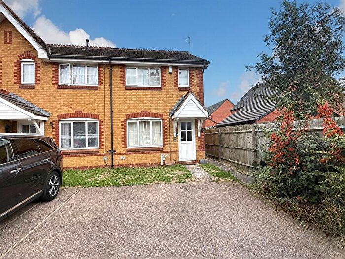2 Bedroom End Of Terrace House For Sale In Bronte Close, Rugby, CV21