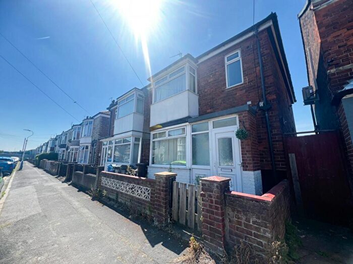 3 Bedroom Semi-Detached House To Rent In Monmouth Street, HU4