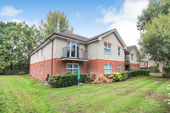 2 Bedroom Apartment For Sale In Vienna Court, Farnborough, Farnborough, GU14